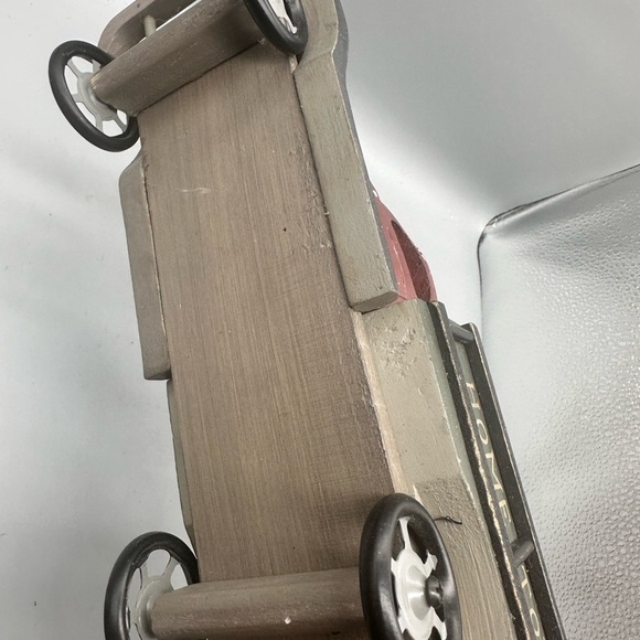 Frosty Snow Removal wooden Handpainted truck with snow people - Picture 8 of 11